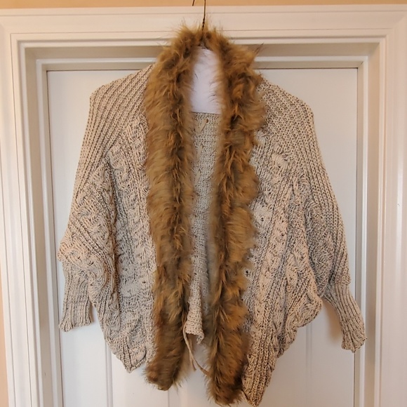 Sweaters - Faux Fur Trimmed Sweater Sz Small